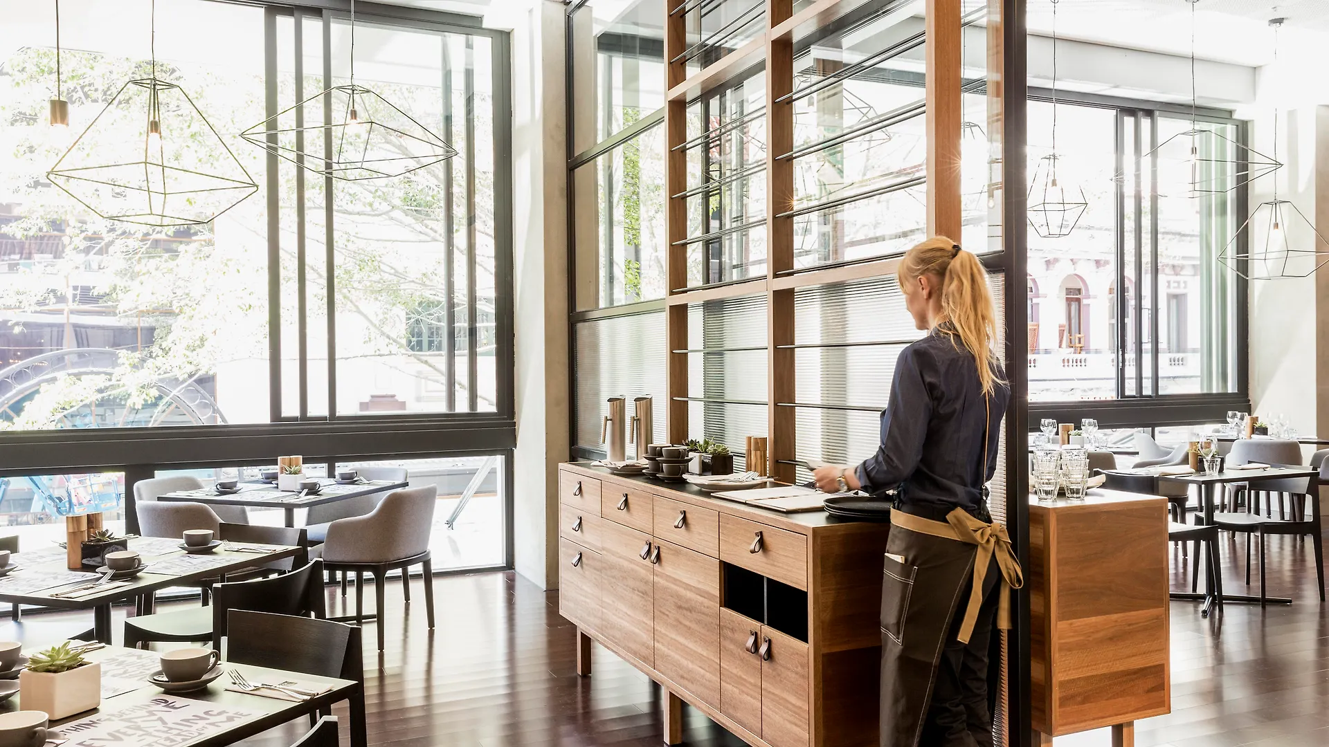 Hyatt Regency Brisbane contacts